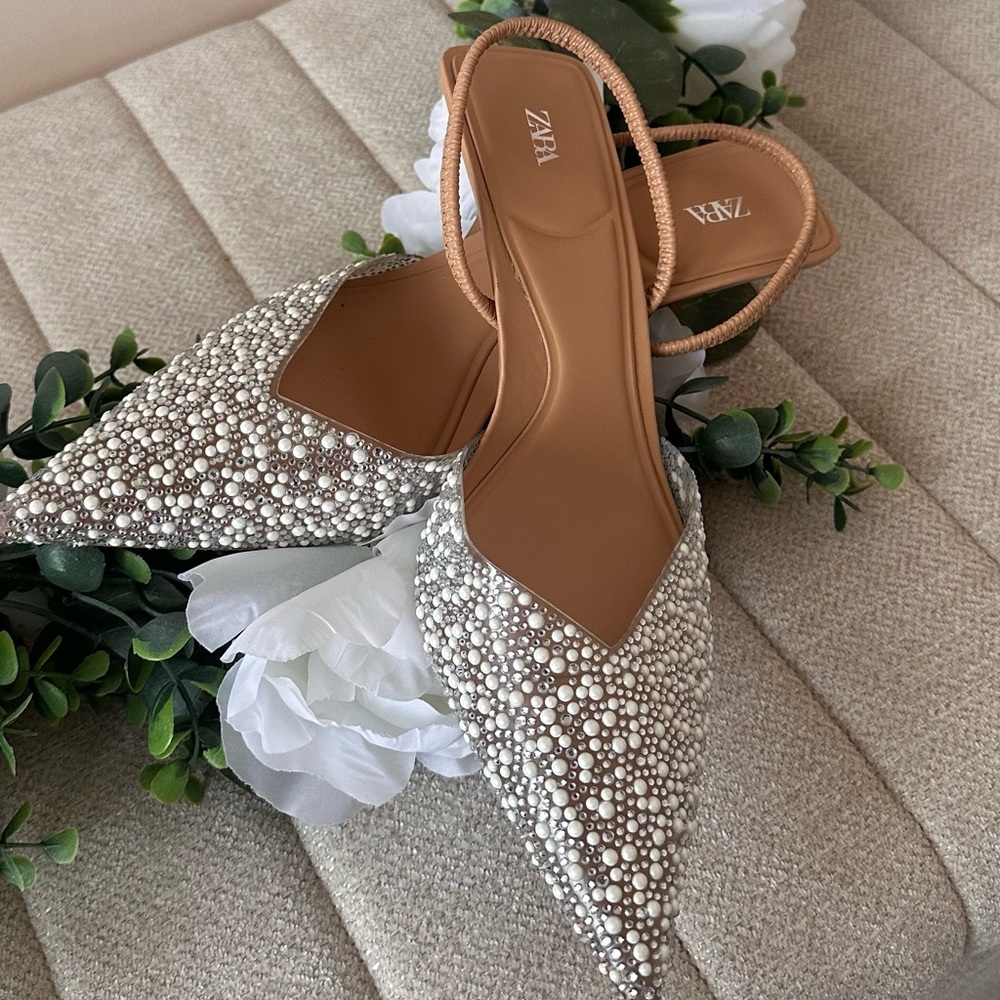 ‼️‼️SOLD‼️‼️Zara Pearl-Embellished Cream Pointed Slingback Flats